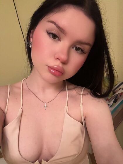 JUNGE KAROLINE nude leaks