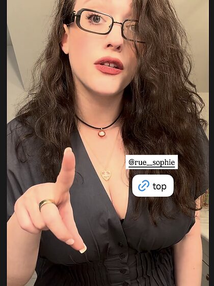 Kat Dennings set 2