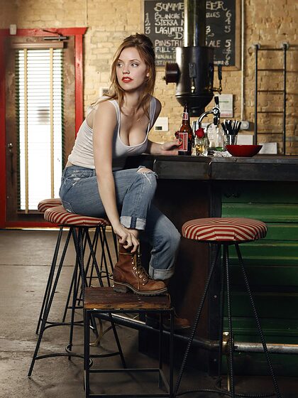 Kelli Garner set 4