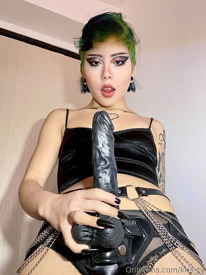 KrisTea nude leaks