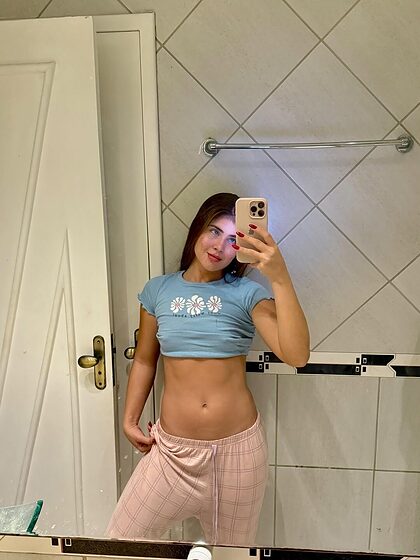 laurapponte nude leaks