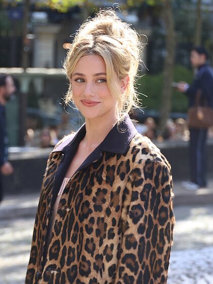 Lili Reinhart set 7