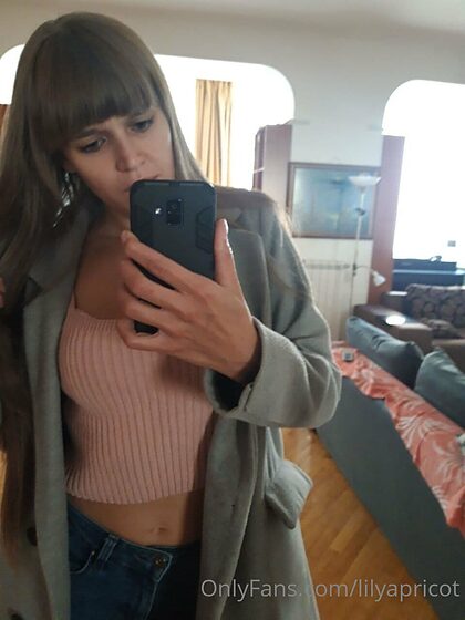 Lily Apricot nude leaks