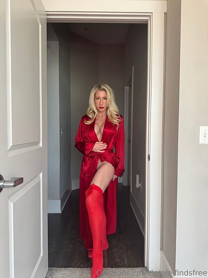 loreleifindsfree nude leaks