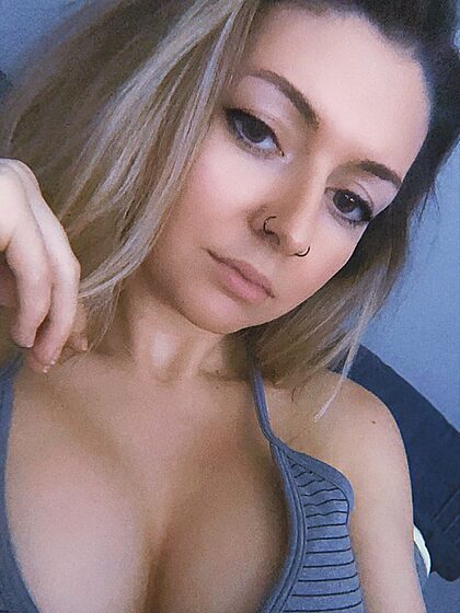Lunas Lewds nude leaks