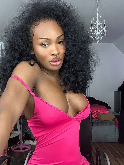 milandior3 nude leaks