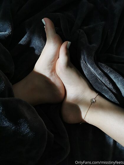 misstinyfeets nude leaks