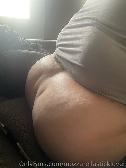 mozzarellasticklover nude leaks