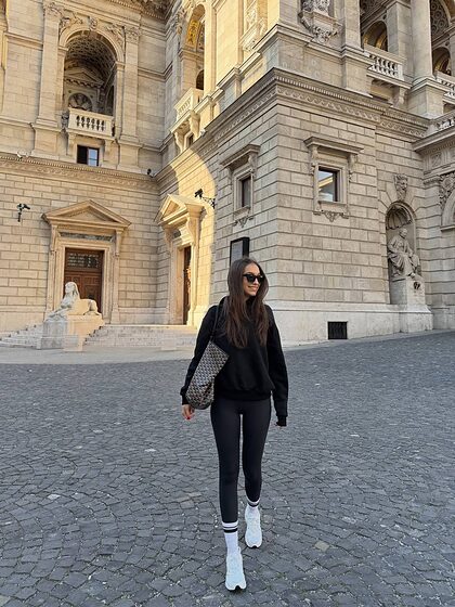 Nelli Omolnar set 4