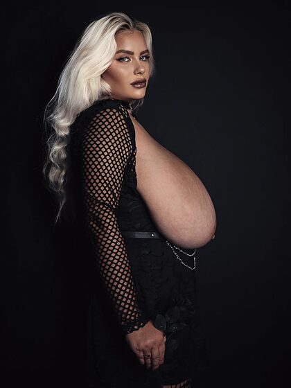 Nina Phoenix