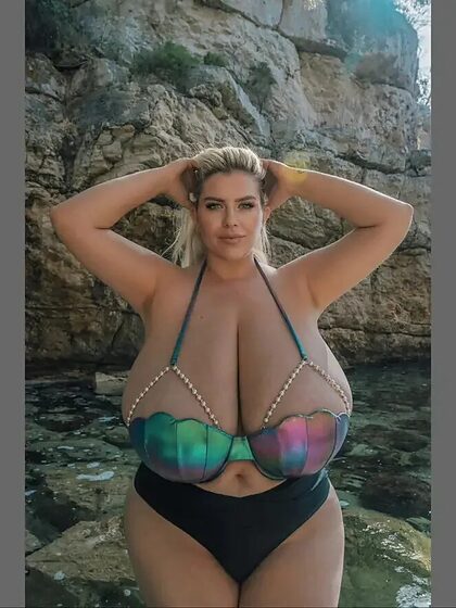 Nina Phoenix set 39
