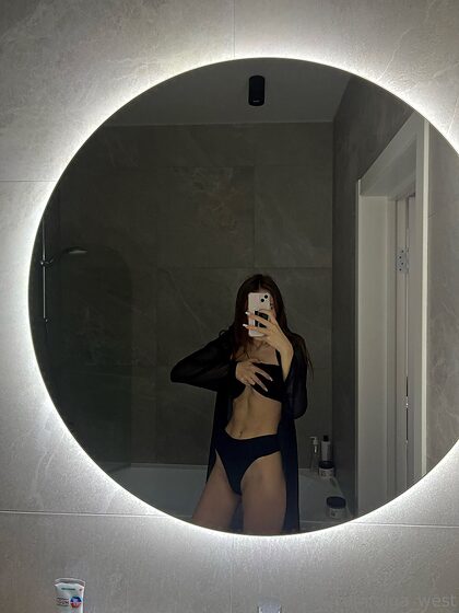 olivia lemni nude leaks