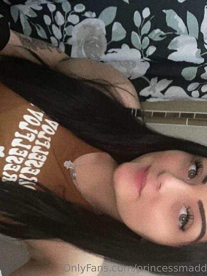 BrattyMaddy nude leaks