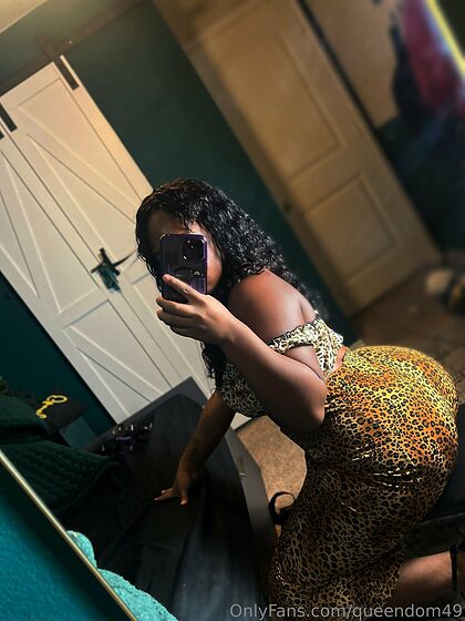 queendom49 nude leaks