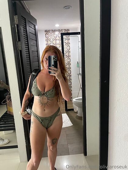 Olivia Super Quick Replies nude leaks