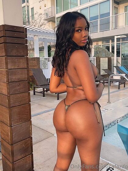 Safari Fox nude leaks