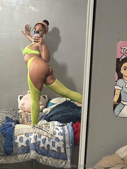 Benz nude leaks
