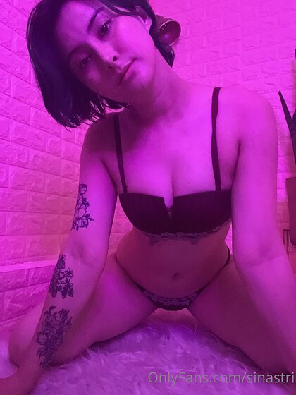 sinastri nude leaks