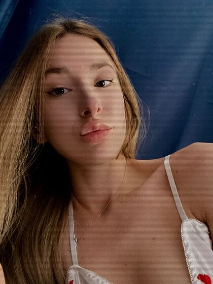 Alexandra Mill nude leaks