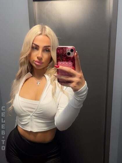 Tara Elaine set 2
