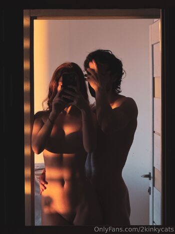 2kinkycats nude photo #6