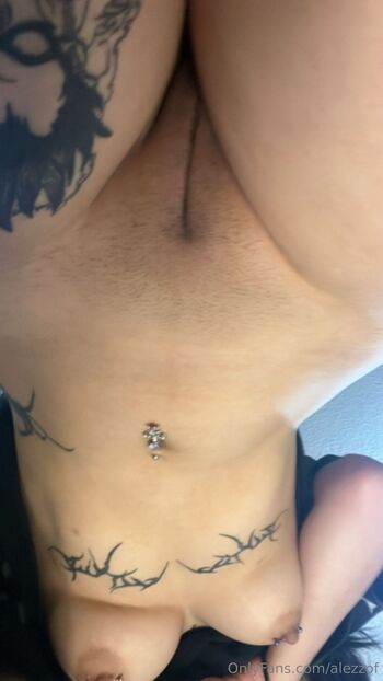 Alemia / aleahrx.x nude photo #10
