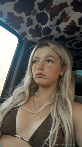 alexiiijj12 nude photo #12