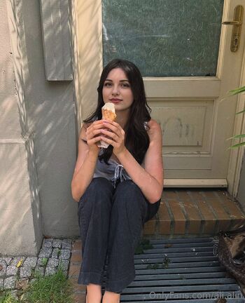 Alin / ali.alin nude photo #1
