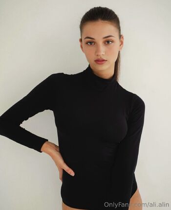 Alin / ali.alin nude photo #3