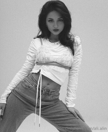 Alin / ali.alin nude photo #23