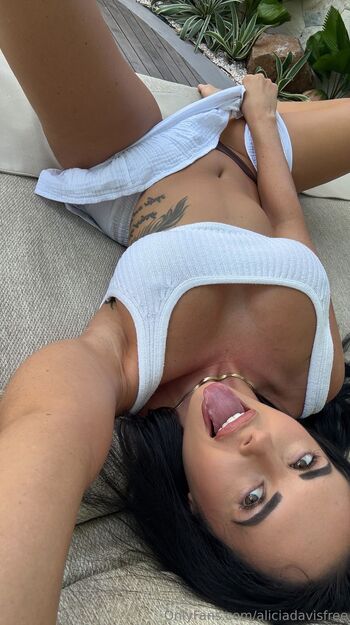aliciadavisfree nude photo #30