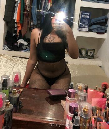 Lia / alien.lia25 nude photo #22