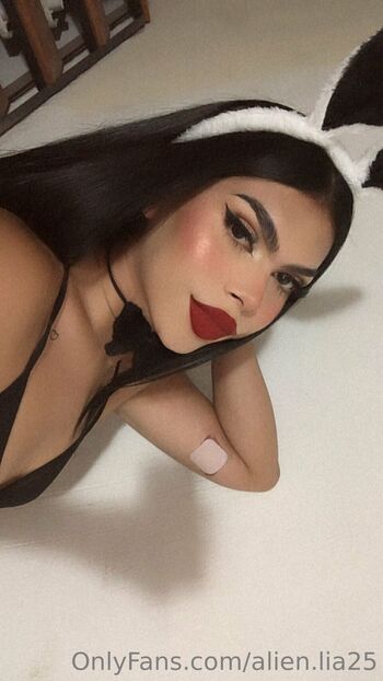 Lia / alien.lia25 nude photo #28
