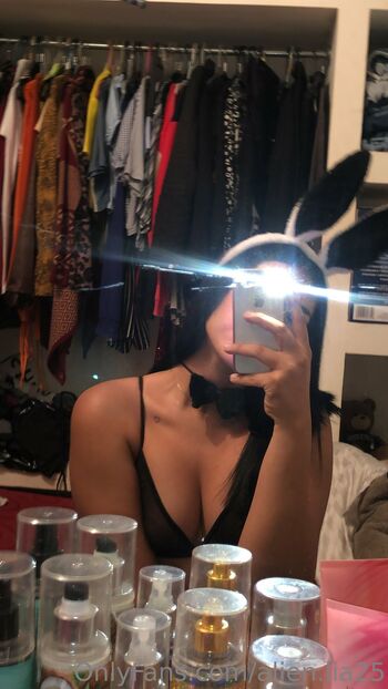 Lia / alien.lia25 nude photo #29