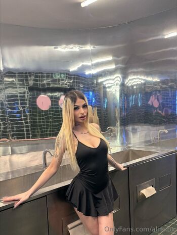 Alici / aliih.hx nude photo #9