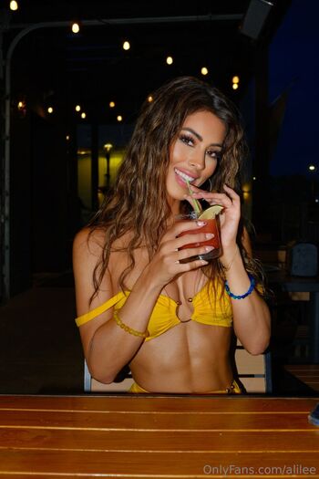 alilee nude photo #8