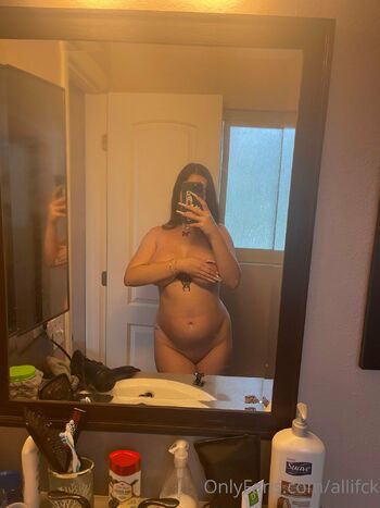 AlliSlim Thiccinge / allifck nude photo #11