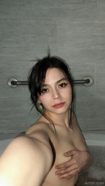 Amber Ma / ambr.mae nude photo #1