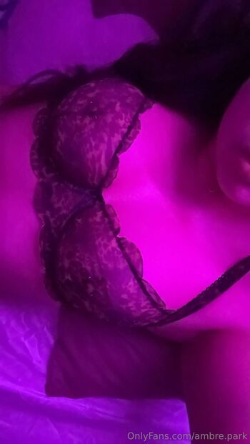 ambre.park nude photo #8