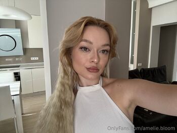 Amelie Catnip / amelie.bloom nude photo #10