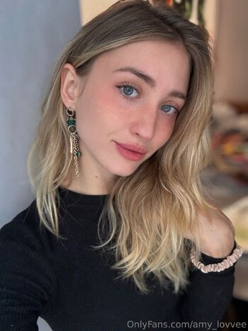 amy_lovvee nude photo #11