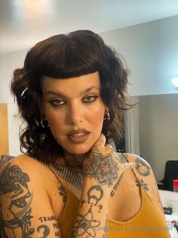 Ana Devin TV nude photo #30