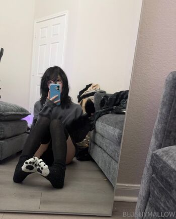 Lailah / angel.girll nude photo #9