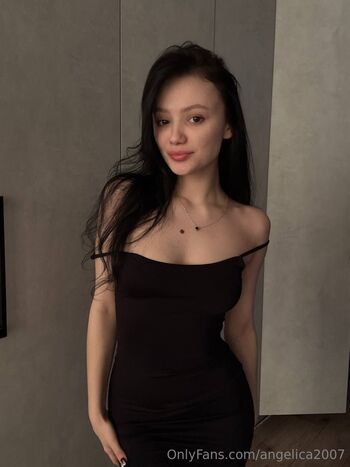 AngelikaLust nude photo #6