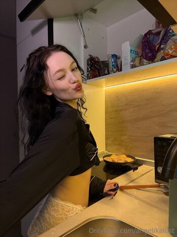 AngelikaLust nude photo #8