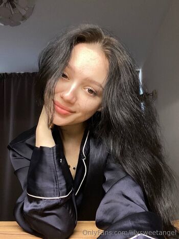 AngelikaLust nude photo #12