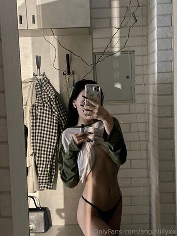AngelikaLust nude photo #18