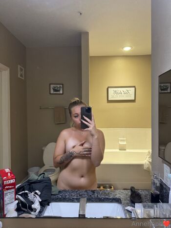 Anni / annehope nude photo #29