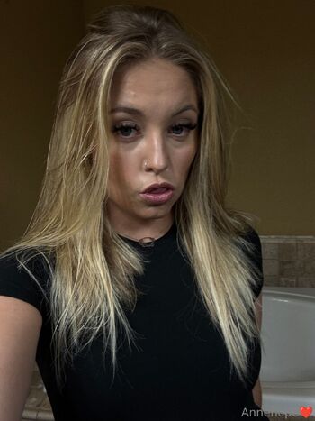 Anni / annehope nude photo #36