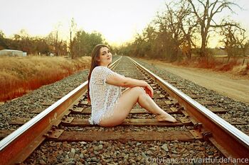 artful.defiance nude photo #16